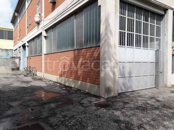 locale commerciale in vendita ad Alpignano
