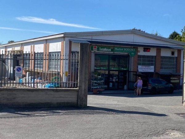 locale commerciale in vendita ad Alpignano