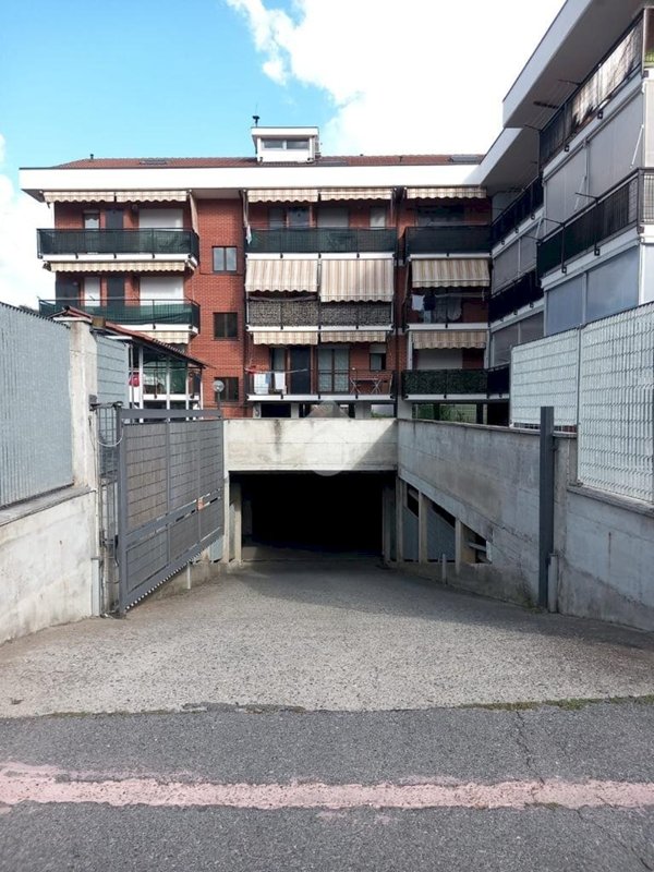 locale di sgombero in vendita ad Alpignano