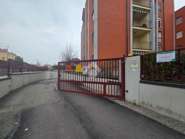 box auto in vendita ad Alpignano