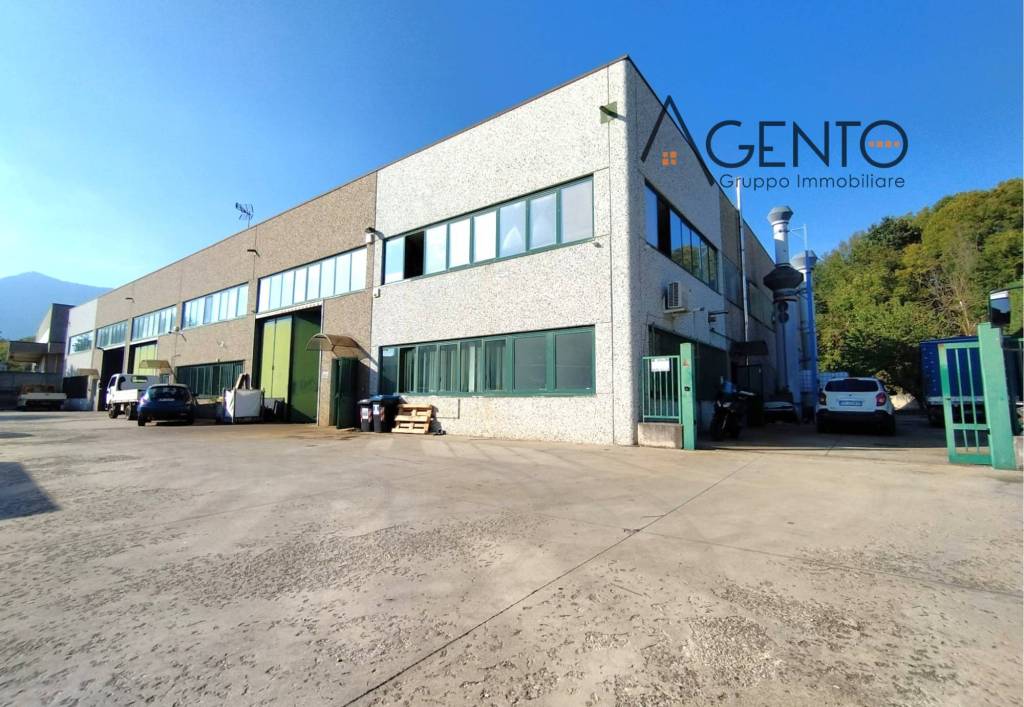 locale commerciale in vendita ad Alpignano