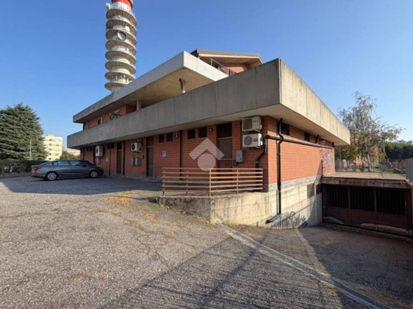 locale commerciale in vendita ad Alpignano