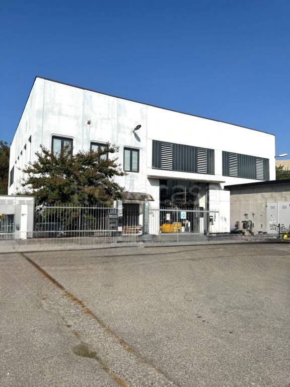 locale commerciale in vendita ad Alpignano