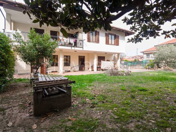 casa indipendente in vendita ad Alpignano