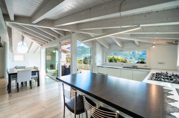casa indipendente in vendita a Lovere
