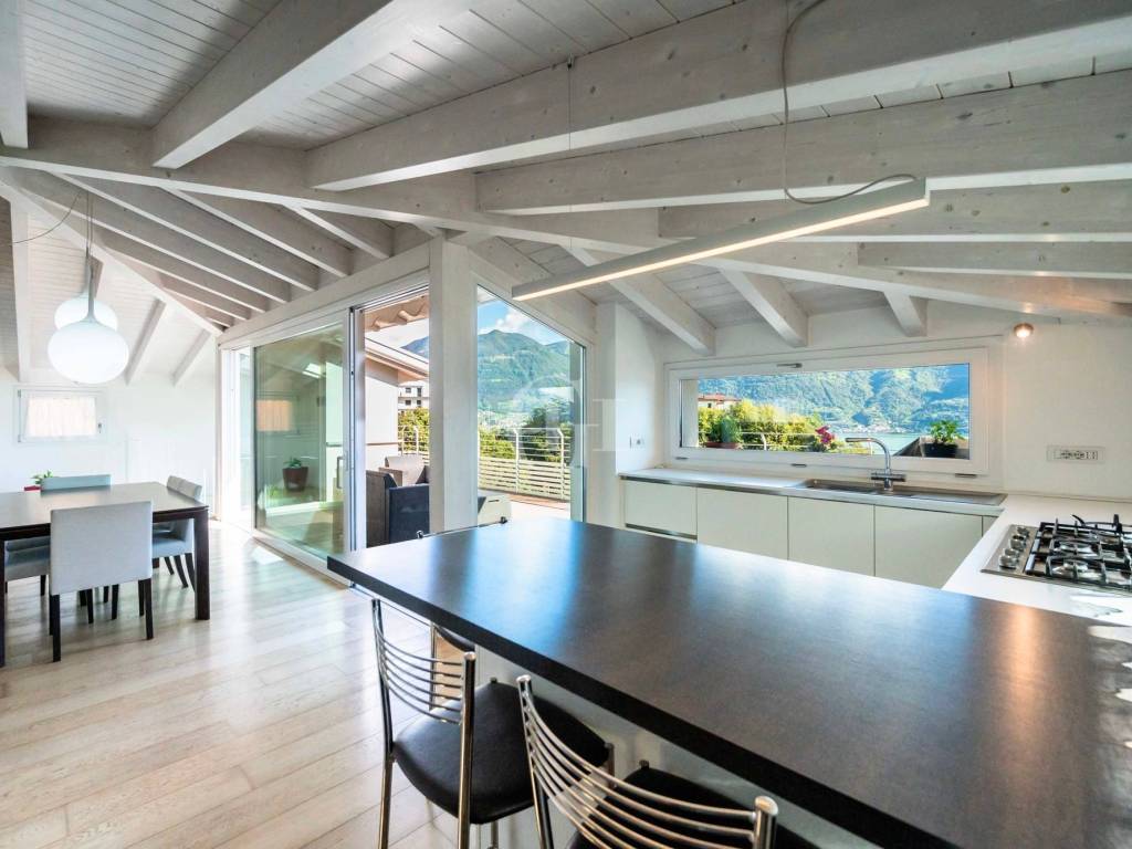 casa indipendente in vendita a Lovere