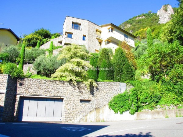 casa indipendente in vendita a Lovere