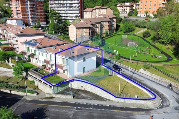 casa indipendente in vendita a Lovere