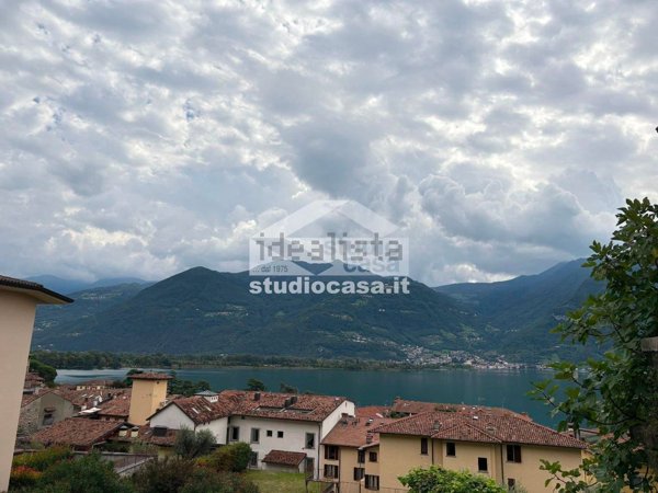 casa indipendente in vendita a Lovere