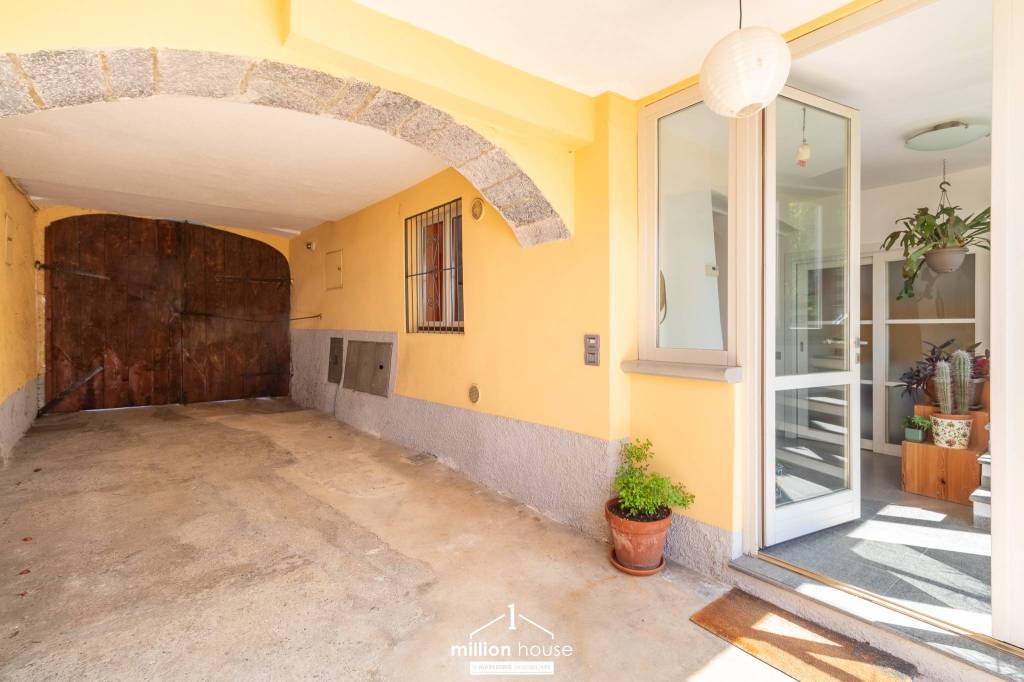 casa indipendente in vendita a Lovere