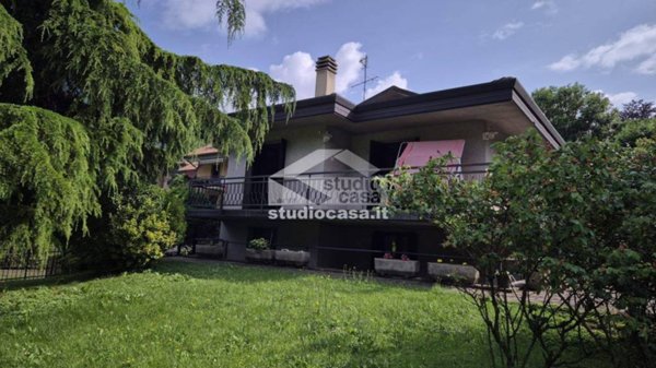 casa indipendente in vendita a Lovere