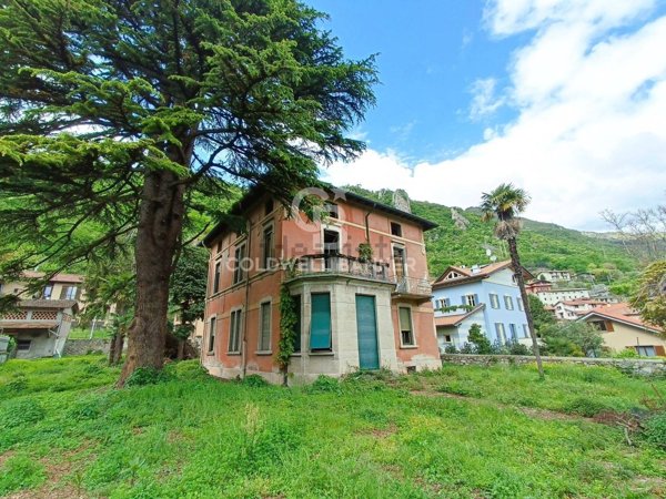 casa indipendente in vendita a Lovere