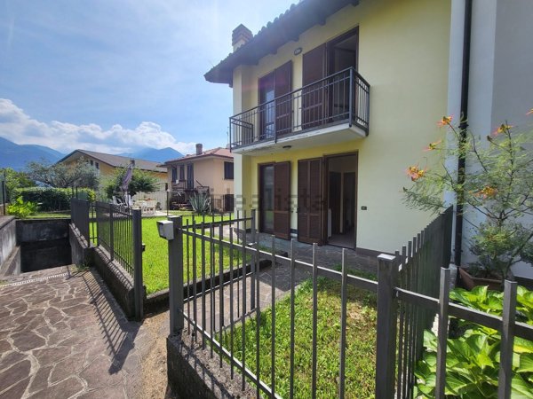 casa indipendente in vendita a Lovere