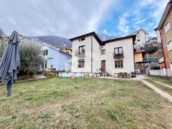 casa indipendente in vendita a Lovere
