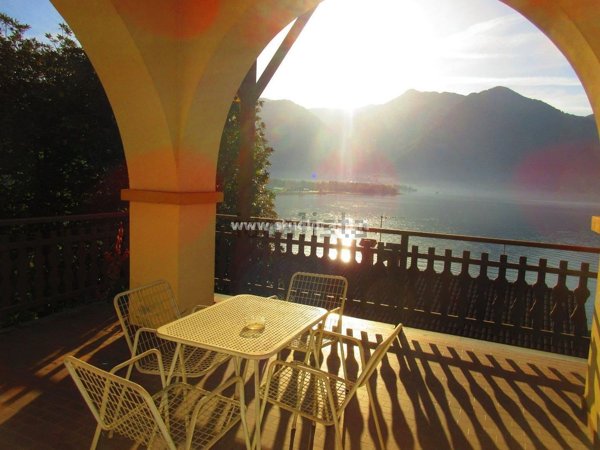 casa indipendente in vendita a Lovere