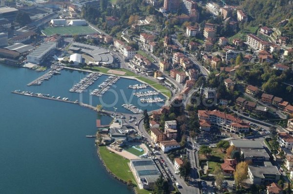 locale commerciale in vendita a Lovere