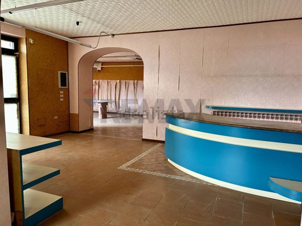 locale commerciale in vendita a Lovere