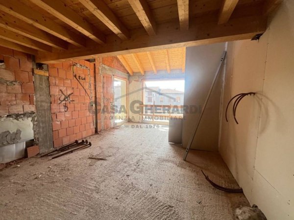 appartamento in vendita a Lurano