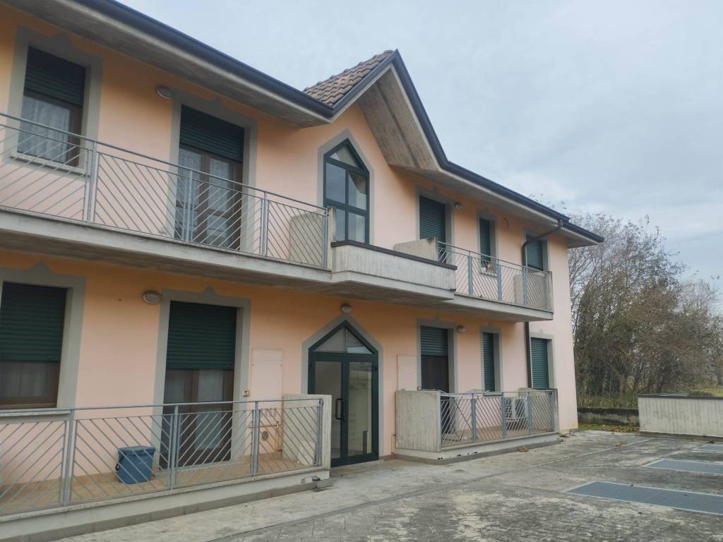 appartamento in vendita a Lurano