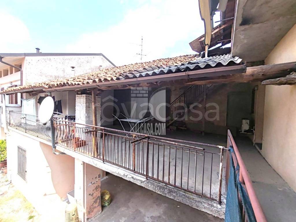 casa semindipendente in vendita a Lurano