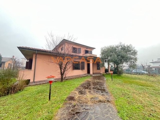 casa indipendente in vendita a Lurano
