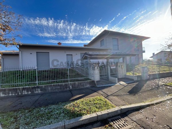 casa indipendente in vendita a Lurano