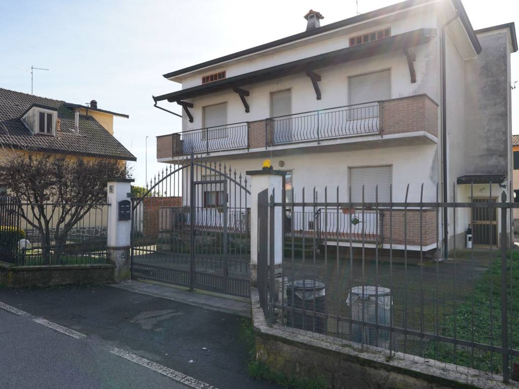 casa indipendente in vendita a Lurano