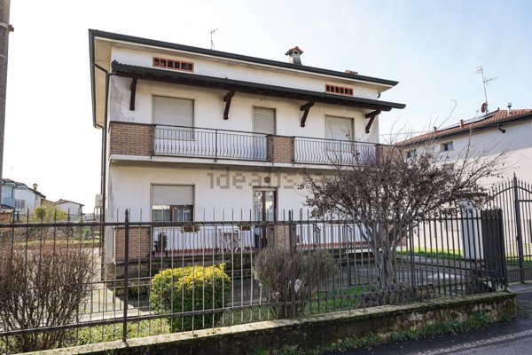 casa indipendente in vendita a Lurano