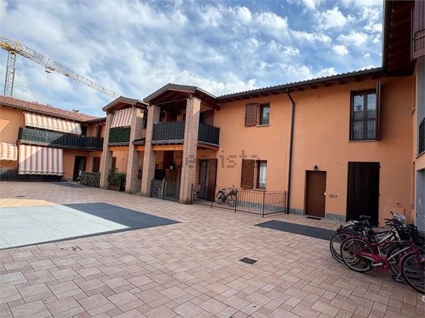 appartamento in vendita a Lurano