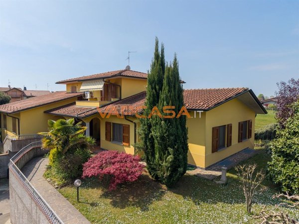 appartamento in vendita a Lurano