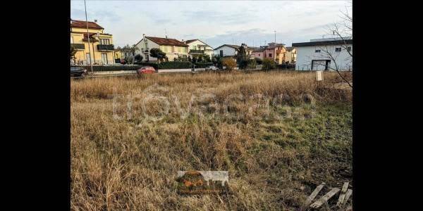 terreno edificabile in vendita a Lurano