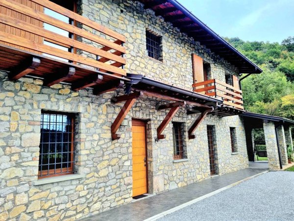casa indipendente in vendita a Luzzana