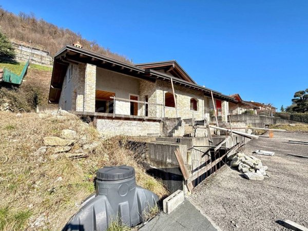 casa indipendente in vendita a Luzzana