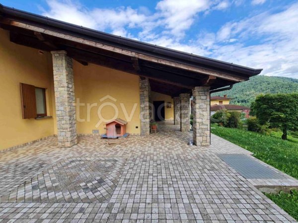 casa indipendente in vendita a Luzzana