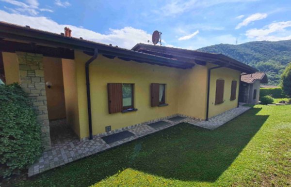 casa indipendente in vendita a Luzzana