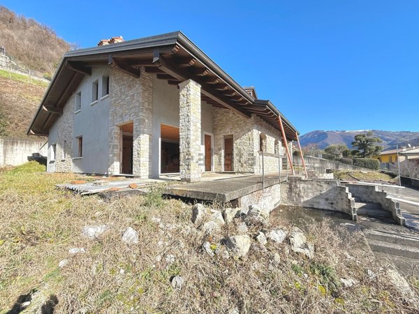 casa indipendente in vendita a Luzzana