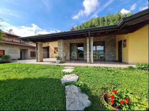 villa in vendita a Luzzana