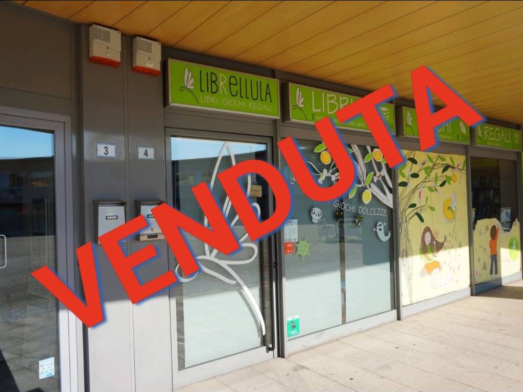 negozio in vendita a Madone
