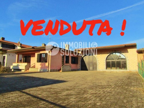 casa indipendente in vendita a Madone