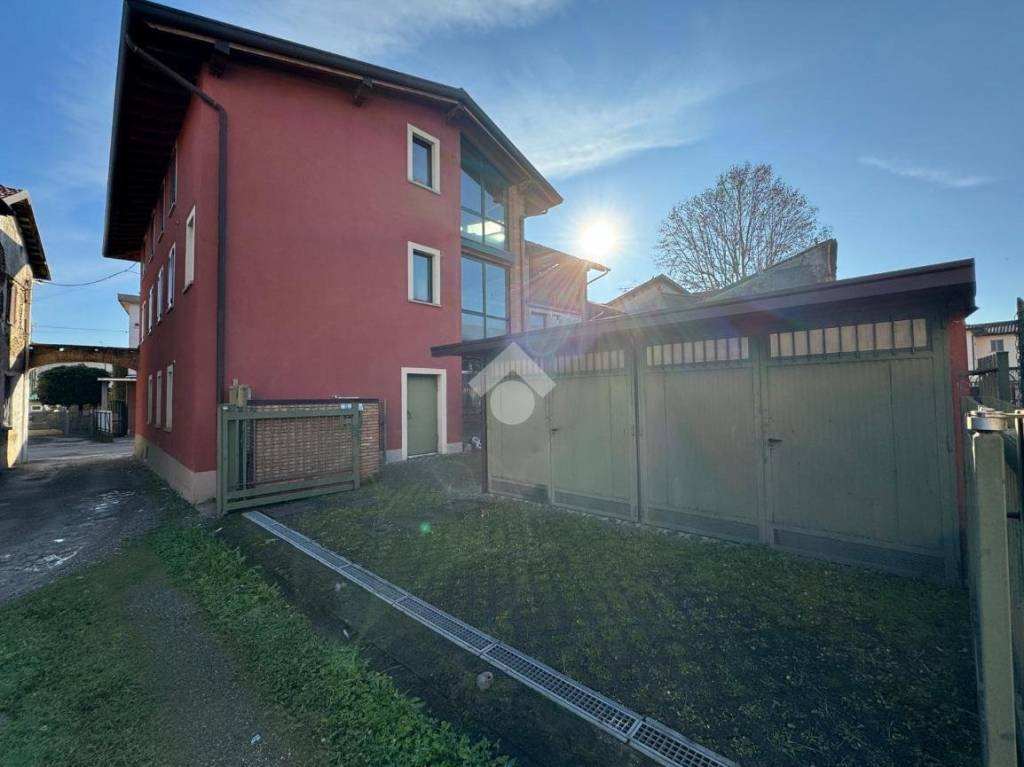 casa indipendente in vendita a Madone