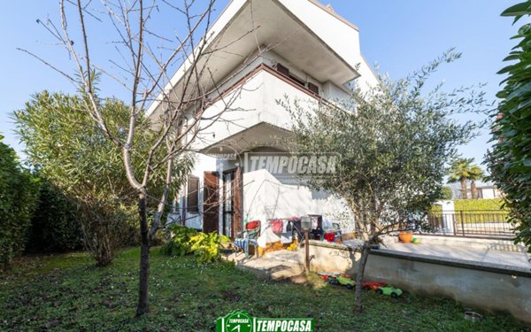 casa indipendente in vendita a Madone
