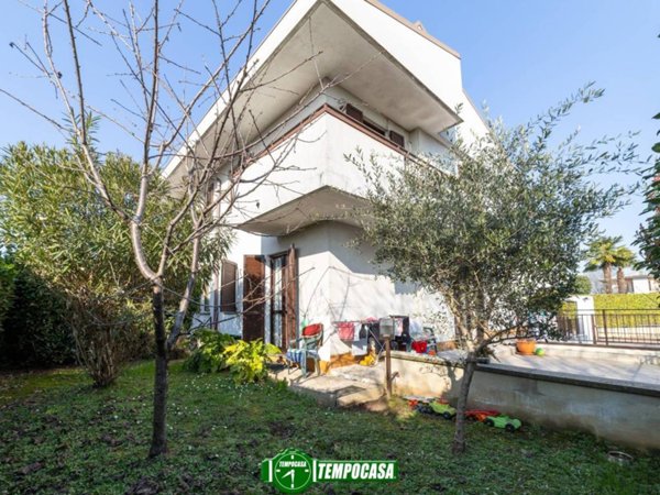 casa indipendente in vendita a Madone