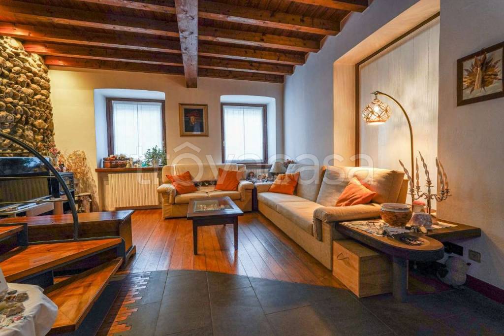 casa indipendente in vendita a Madone