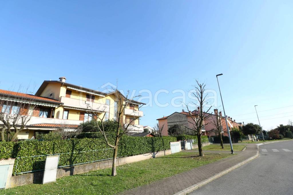 appartamento in vendita a Madone