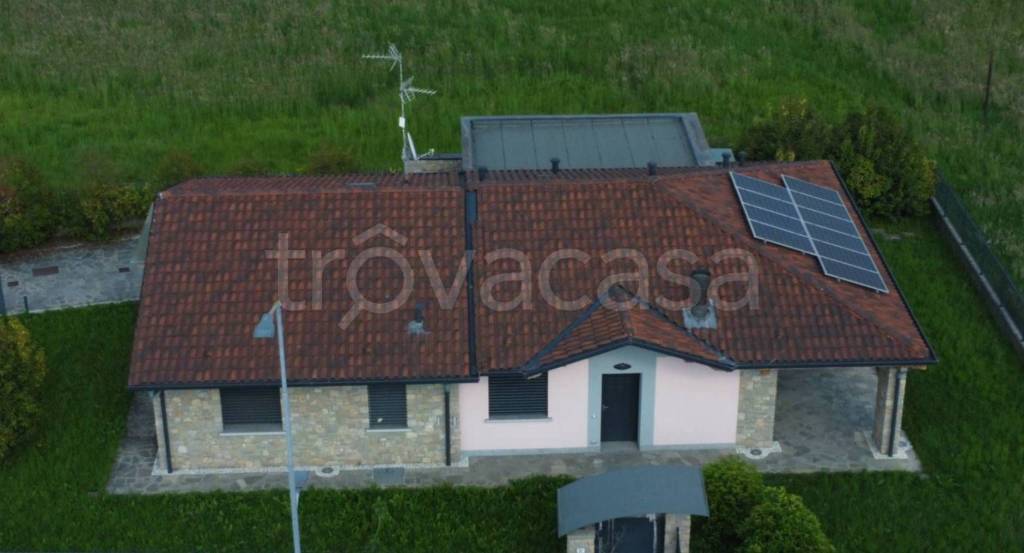 casa indipendente in vendita a Madone