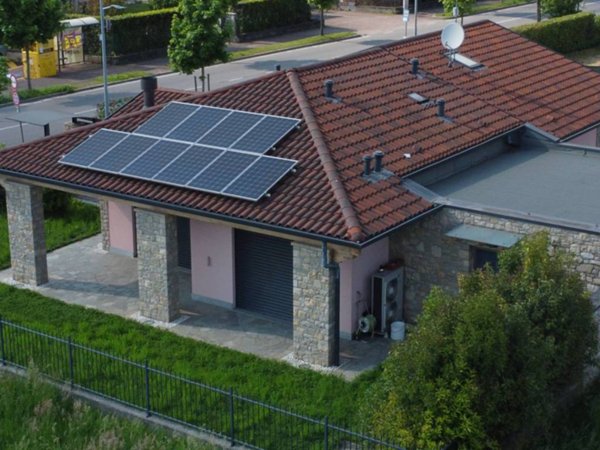 casa indipendente in vendita a Madone
