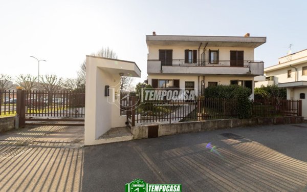 casa indipendente in vendita a Madone