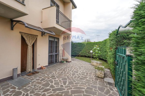 casa indipendente in vendita a Madone