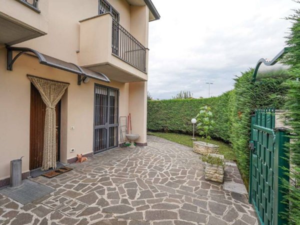 casa indipendente in vendita a Madone