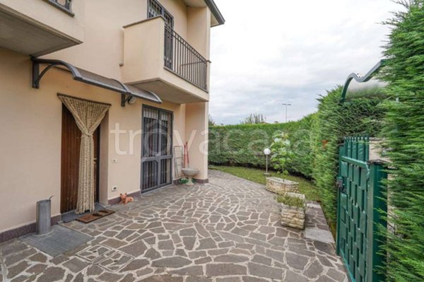 casa indipendente in vendita a Madone